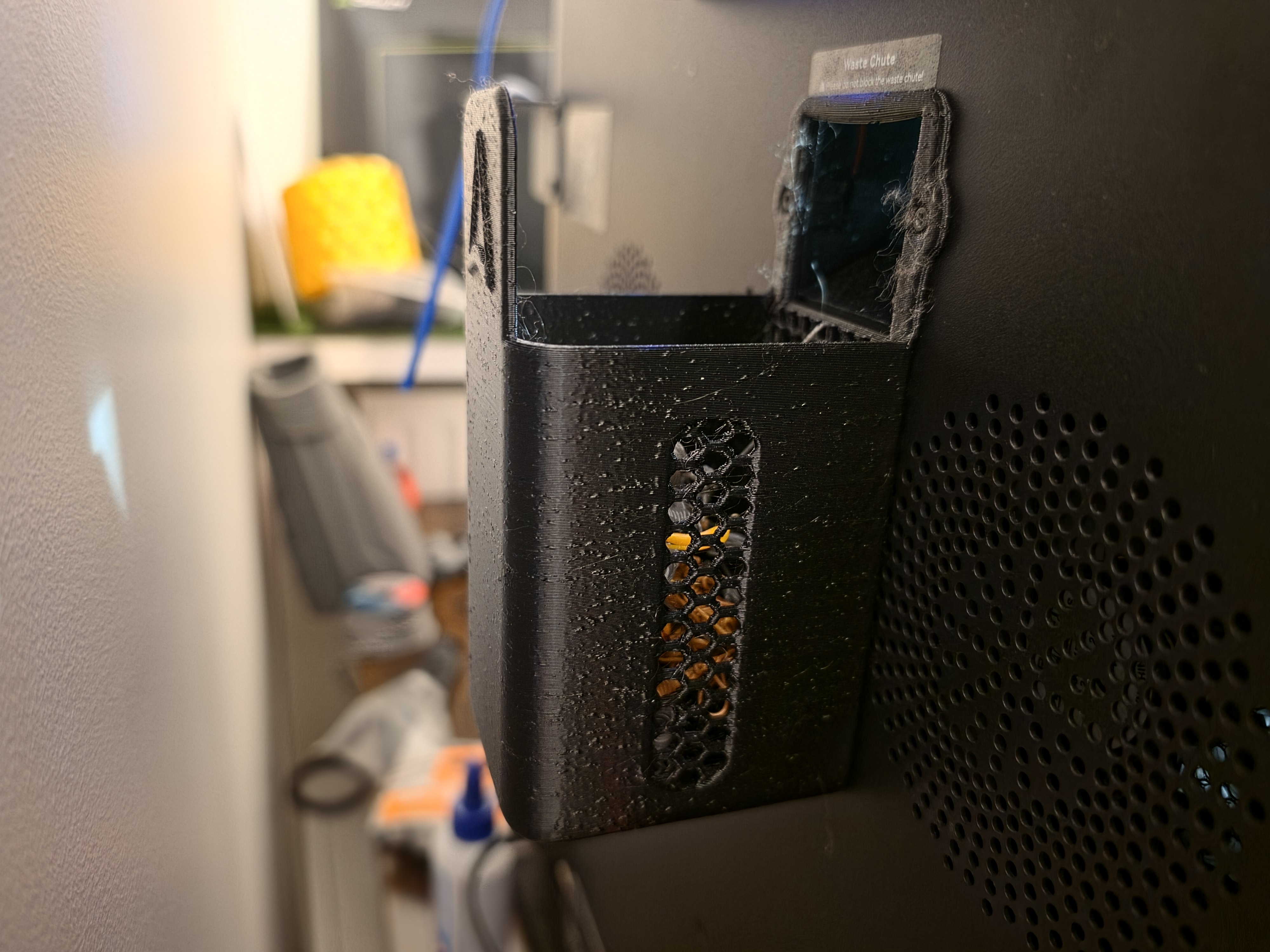 Réservoir de récupération de purge imprimé en 3D, monté à l'arrière de la Creality K2 Plus